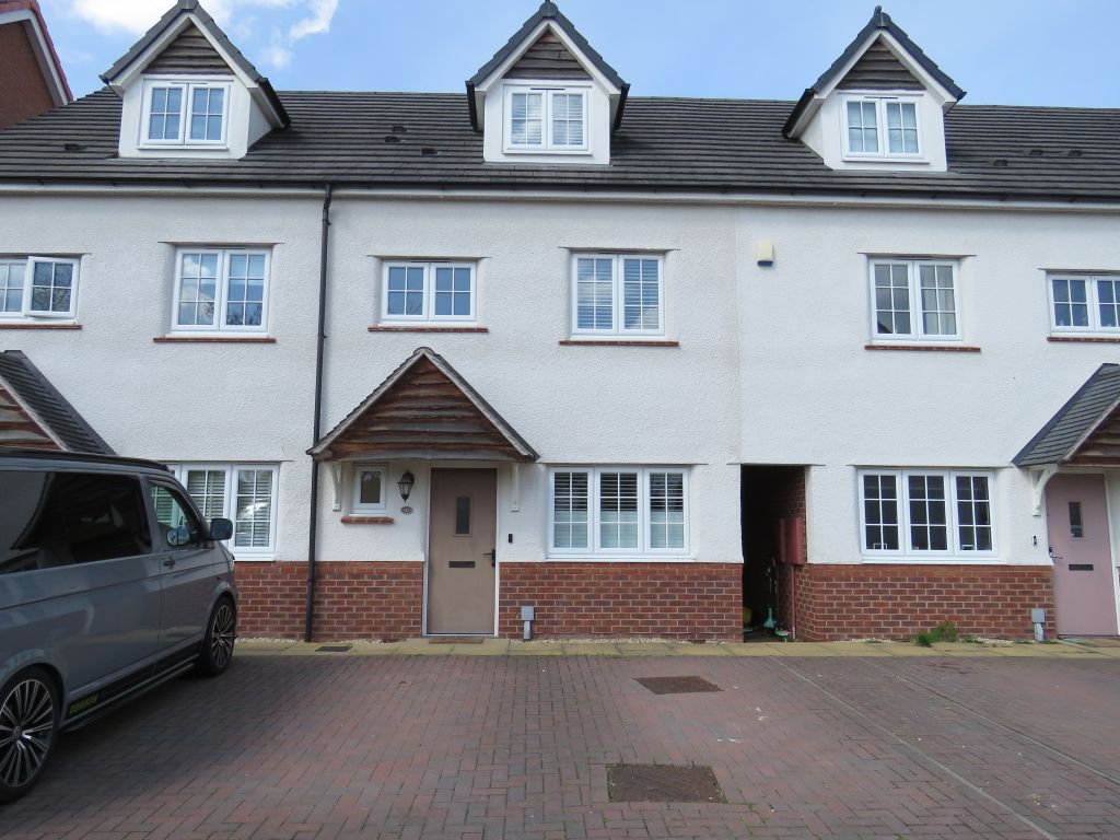 4 bed town house to rent in Turntable Avenue, Bromsgrove B60 Zoopla