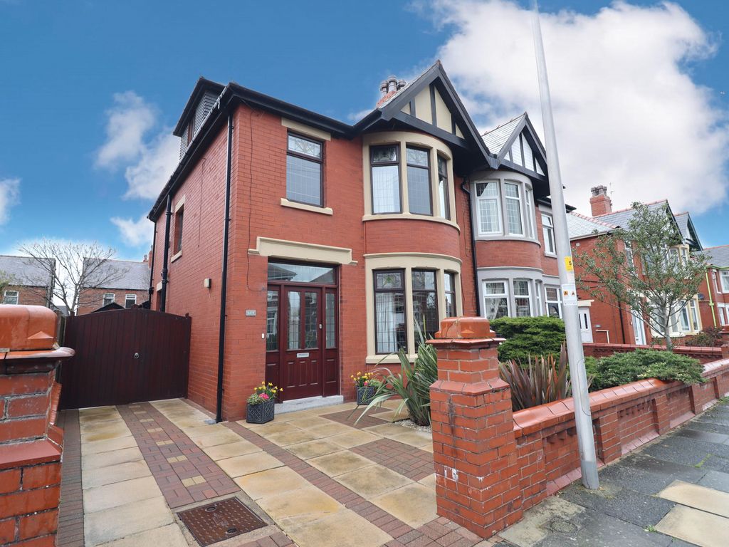 4 bed semidetached house for sale in Cornwall Avenue, North Shore FY2