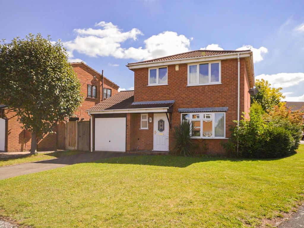 3 bed detached house to rent in Melford Hall Drive, Compton Acres, West