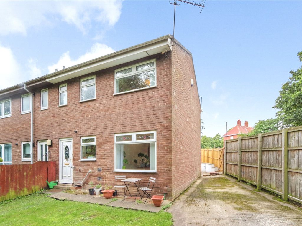 2 bed end terrace house for sale in Moorcroft Close, Newcastle Upon