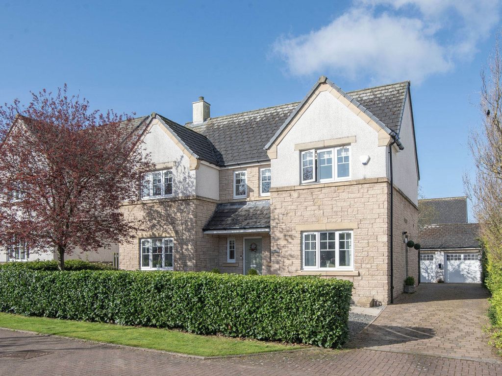 5 bed detached house for sale in Graemeslea View, Aberuthven
