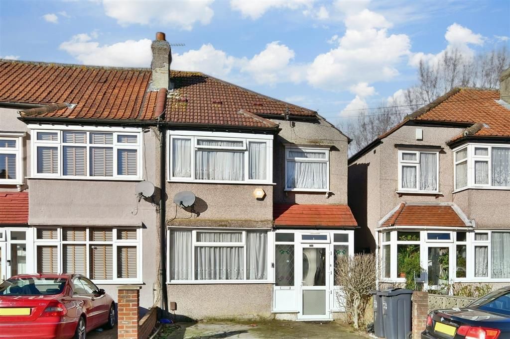 3 bed end terrace house for sale in Galpins Road, Thornton Heath