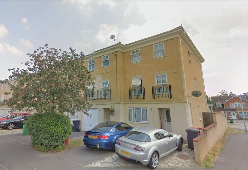5 bed property to rent in Hurworth Avenue, Slough SL3 Zoopla
