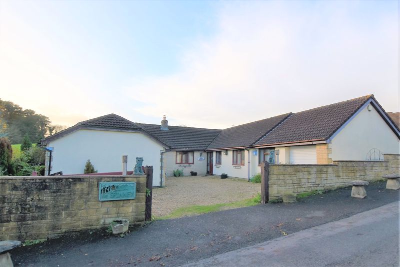 4 bed detached bungalow for sale in Road, Clandown, Radstock