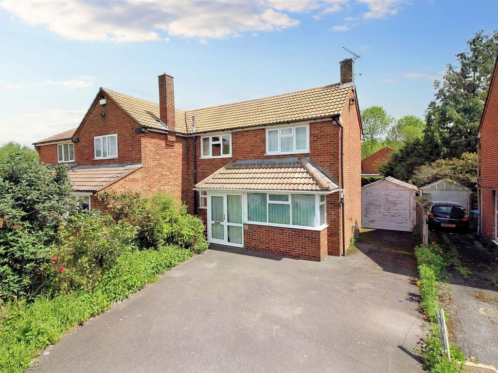 2 bed semidetached house for sale in Meadowcroft, Aylesbury HP19 Zoopla