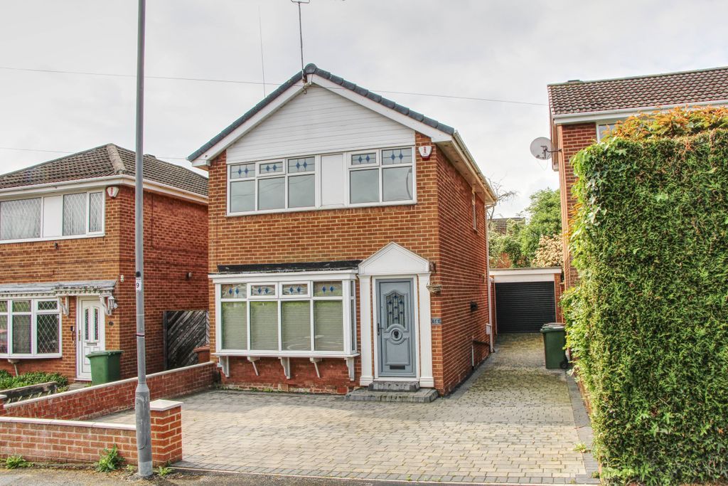 3 bed detached house to rent in The Sycamores, Horbury, Wakefield WF4