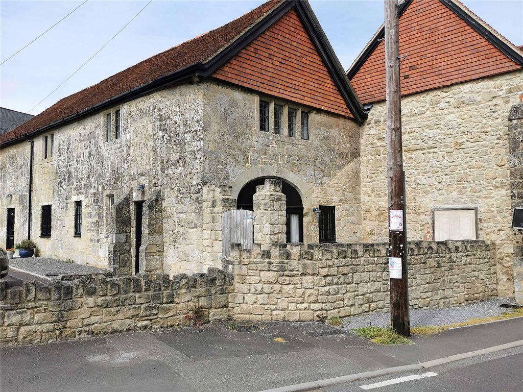 1 bed to rent in 3 The Crown, Tisbury, Salisbury, Wilts SP3