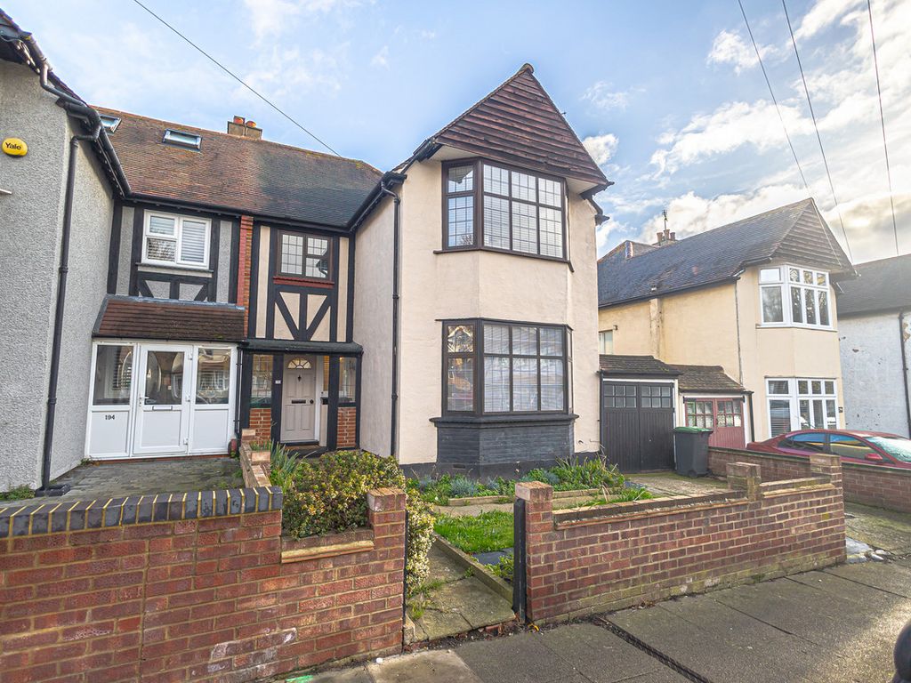 4 bed semidetached house for sale in Victoria Road, SouthendOnSea