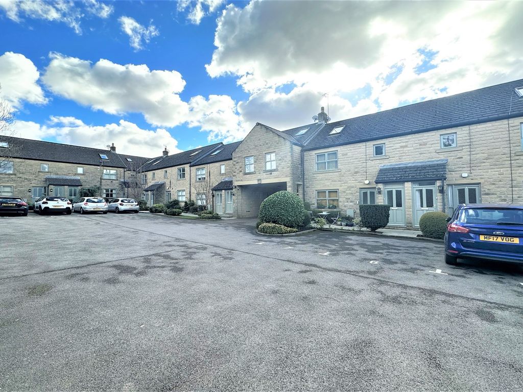 2 bed flat to rent in Hayden Court, Glossop SK13 Zoopla