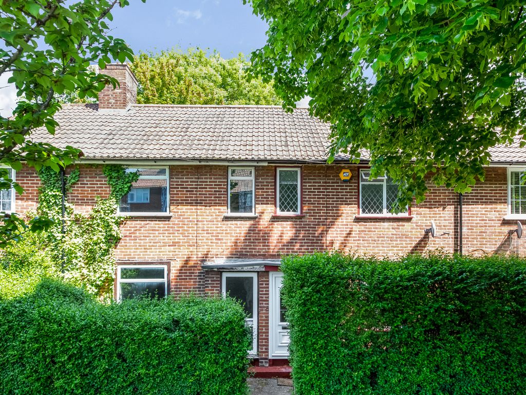 2 bed terraced house for sale in Steyning Grove, London SE9, £350,000