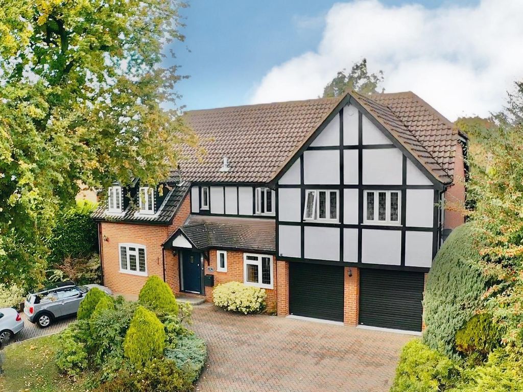 5 bed detached house for sale in The Chase, Seven Arches Road, Brentwood CM14 Zoopla