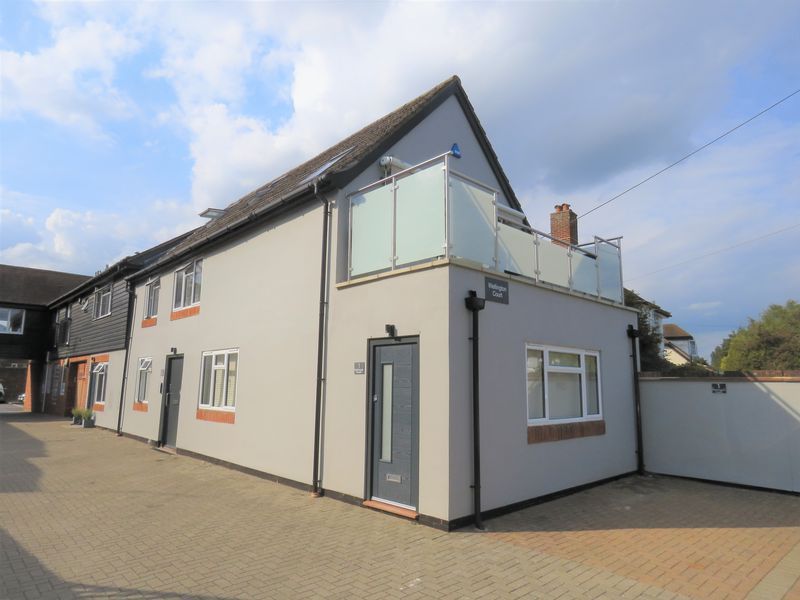 1 bed flat for sale in Little Marlow Road, Marlow SL7 Zoopla