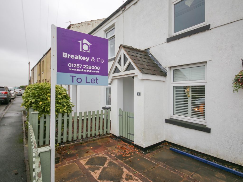 2 bed semidetached house to rent in Platt Lane, Standish, Wigan