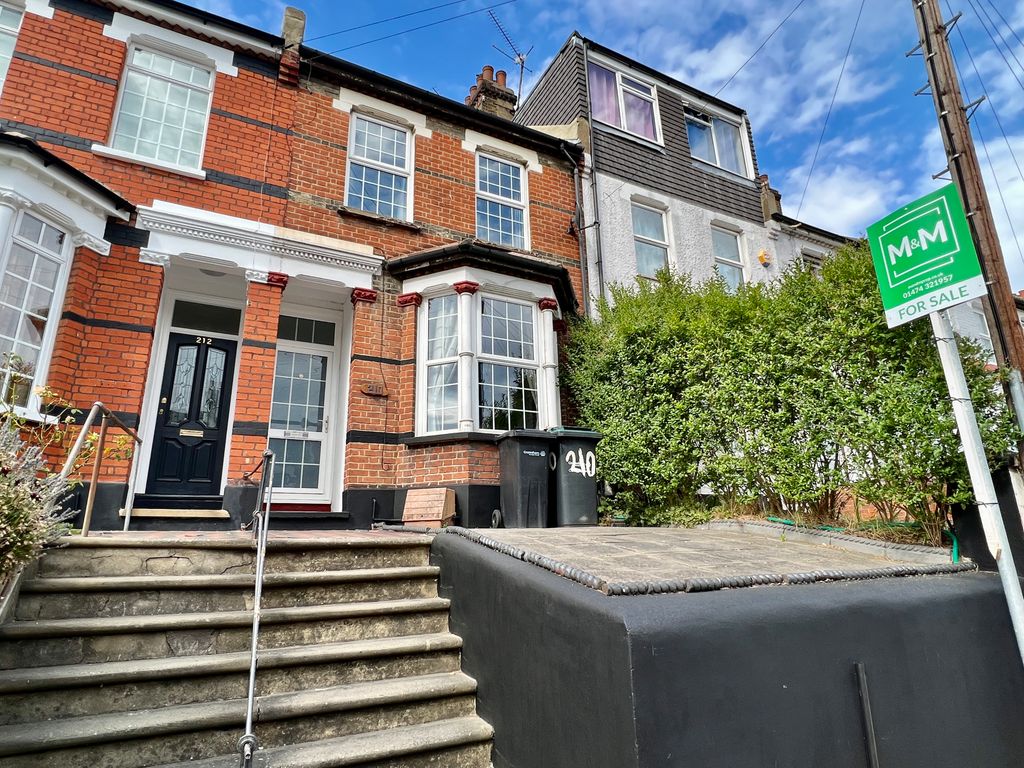 3 bed terraced house for sale in Old Road West, Gravesend DA11 Zoopla