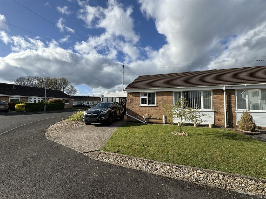2 bed semidetached bungalow for sale in Lapwing Avenue, Caldicot NP26