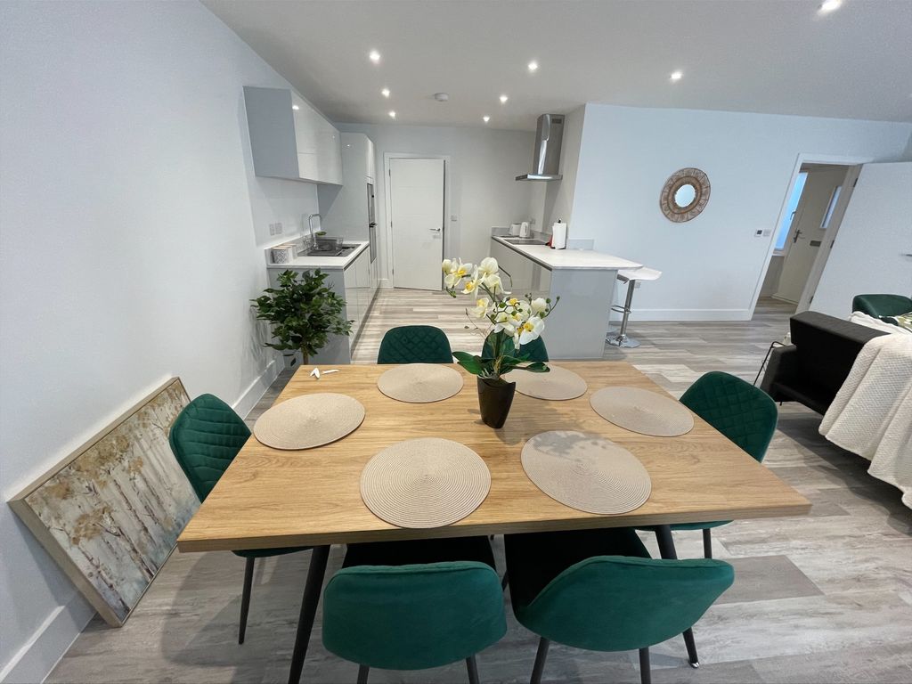 3 bed town house to rent in Carbery Avenue, Southbourne, Bournemouth