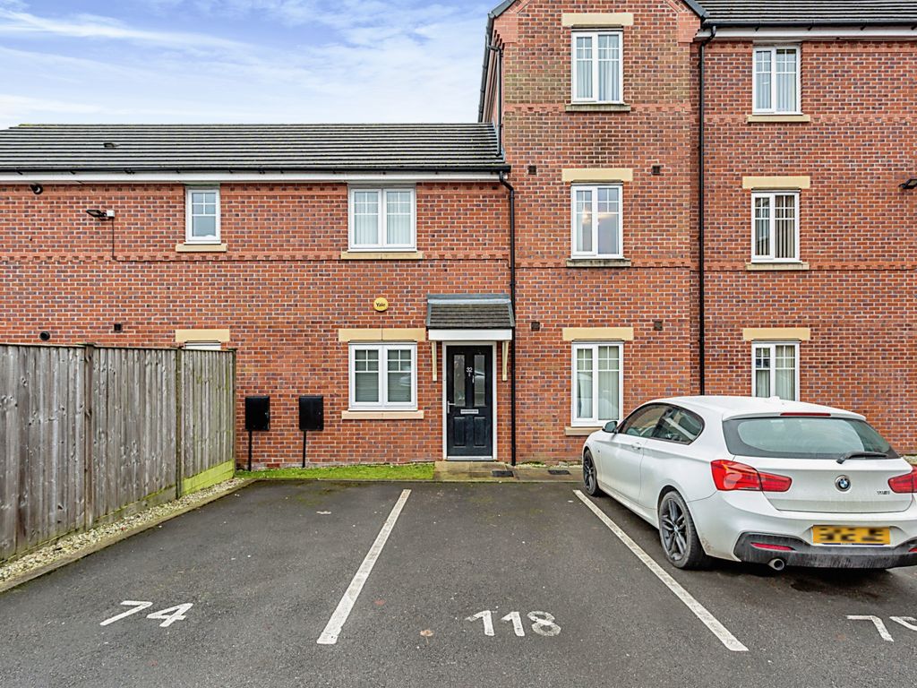 2 bed flat to rent in Stancliffe Drive, Pendlebury, Swinton, Manchester