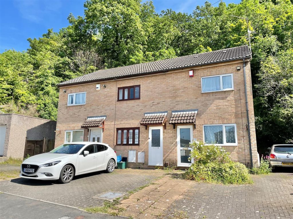 2 bed terraced house to rent in Lawrence Weston Road, Lawrence Weston