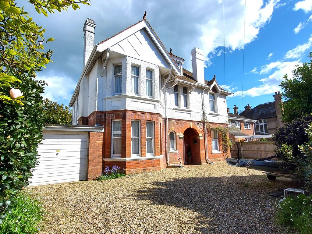6 bed detached house for sale in Monckton Road, Gosport PO12, £850,000