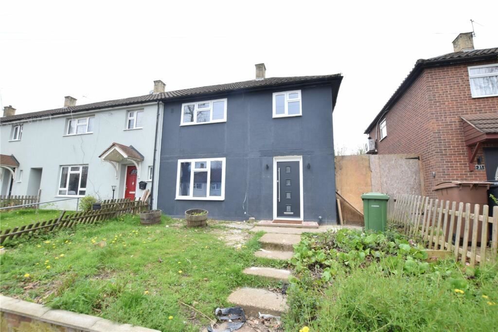 3 bed semidetached house for sale in Hailsham Road, Romford RM3 Zoopla