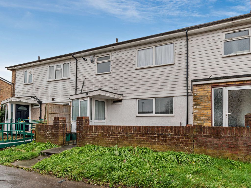 3 bed terraced house for sale in Elmside, New Addington, Croydon CR0