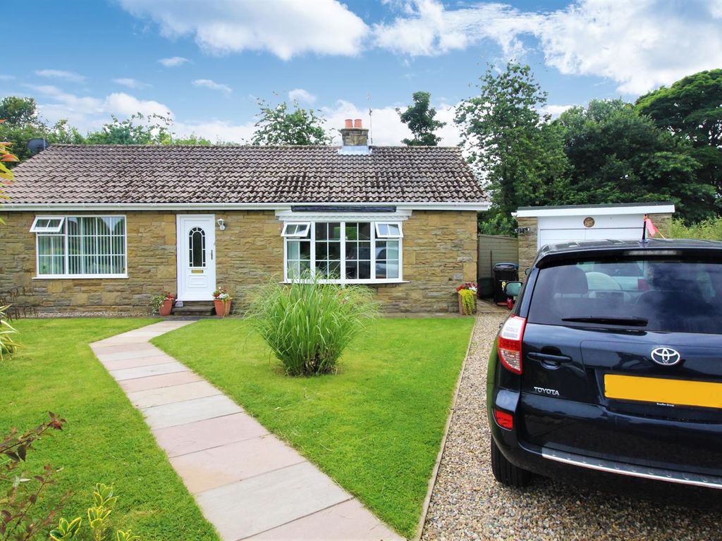 2 bed detached bungalow for sale in Linton Close, Cloughton