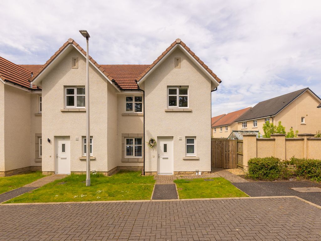 3 bed villa for sale in 17 Craigentarrie Mews, Balerno EH14, £330,000