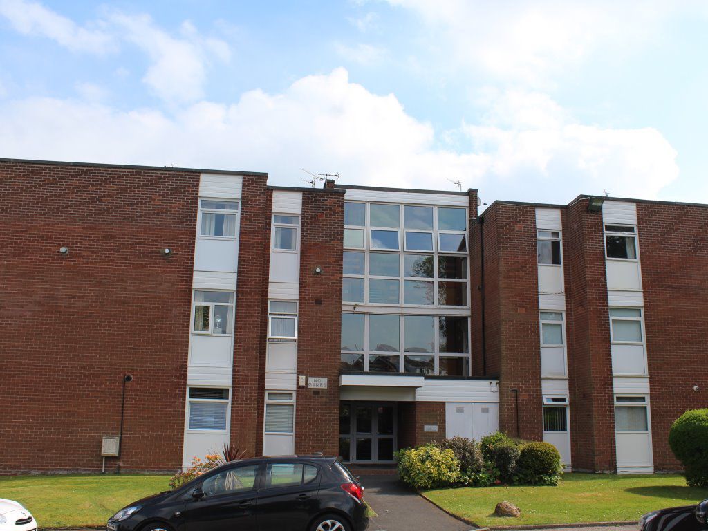 2 bed flat to rent in Sumner Close, Rainhill, Prescot L35, £650 pcm