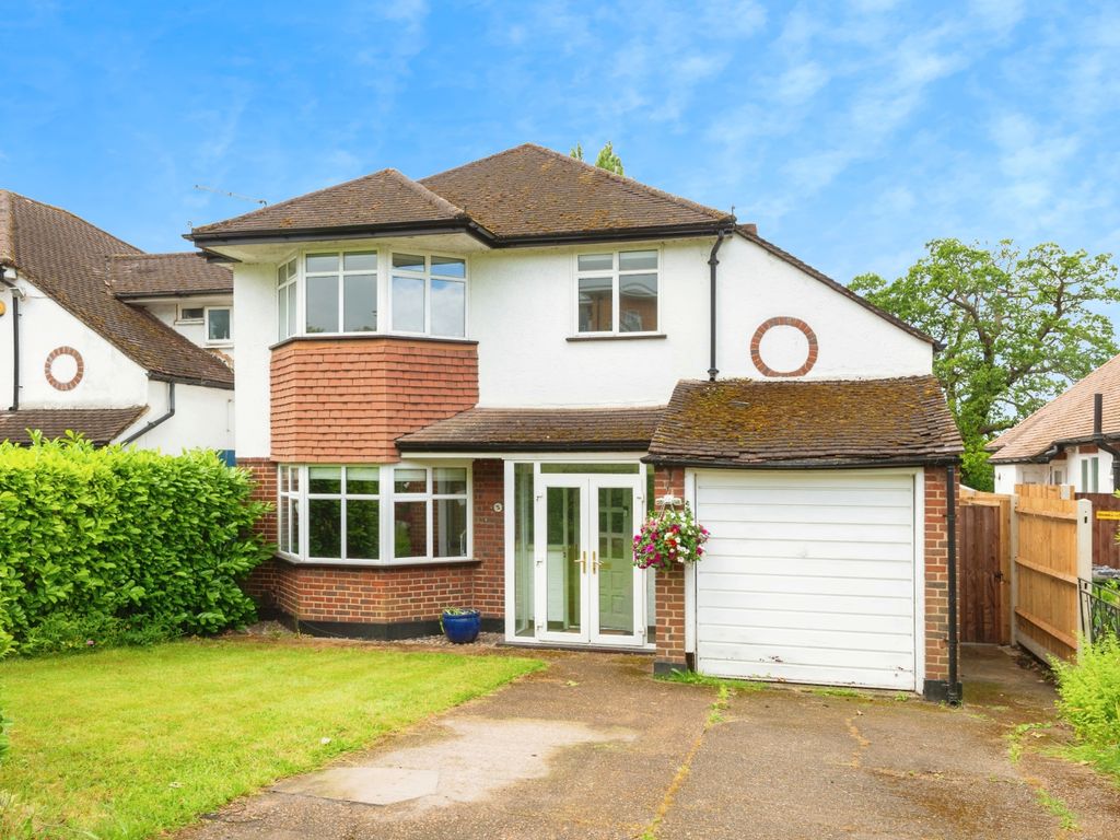 3 bed detached house for sale in Randalls Road, Leatherhead, Surrey KT22, £725,000 Zoopla
