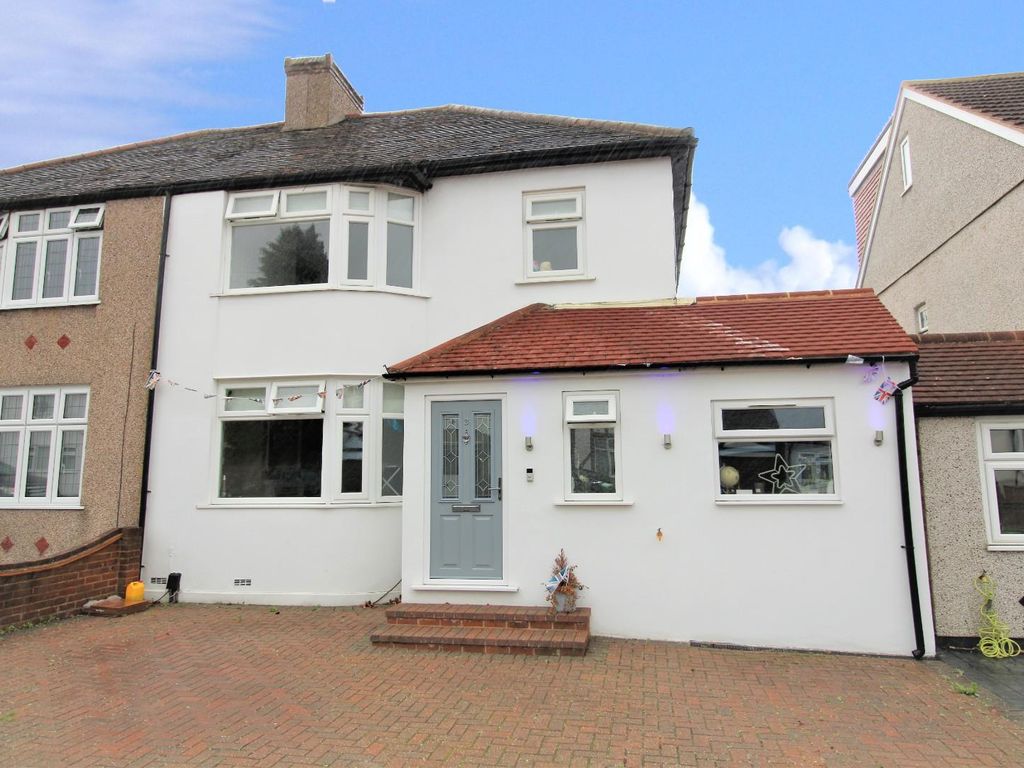 3 bed semidetached house for sale in First Avenue, Bexleyheath DA7