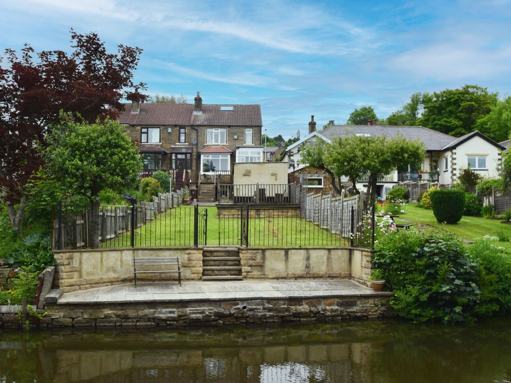 3 bed end terrace house for sale in Daleside Road, Riddlesden, Keighley