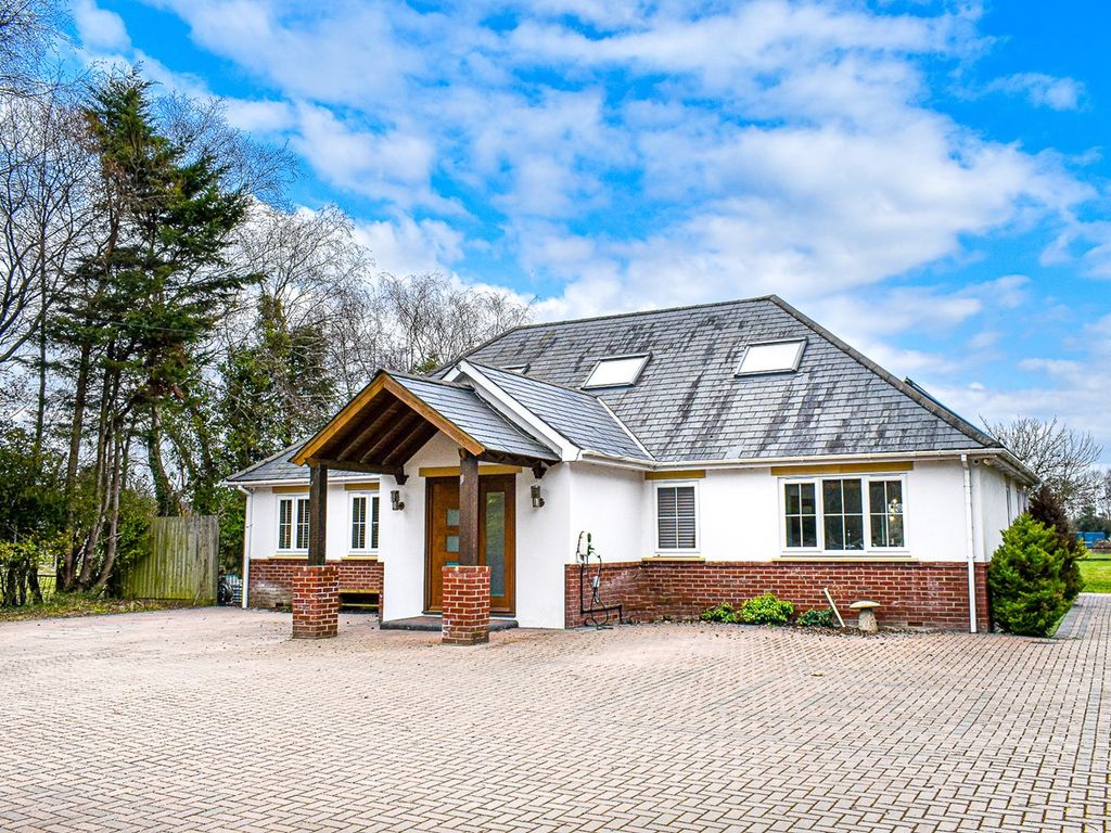 5 bed detached bungalow for sale in St Catherines Hill, Christchurch