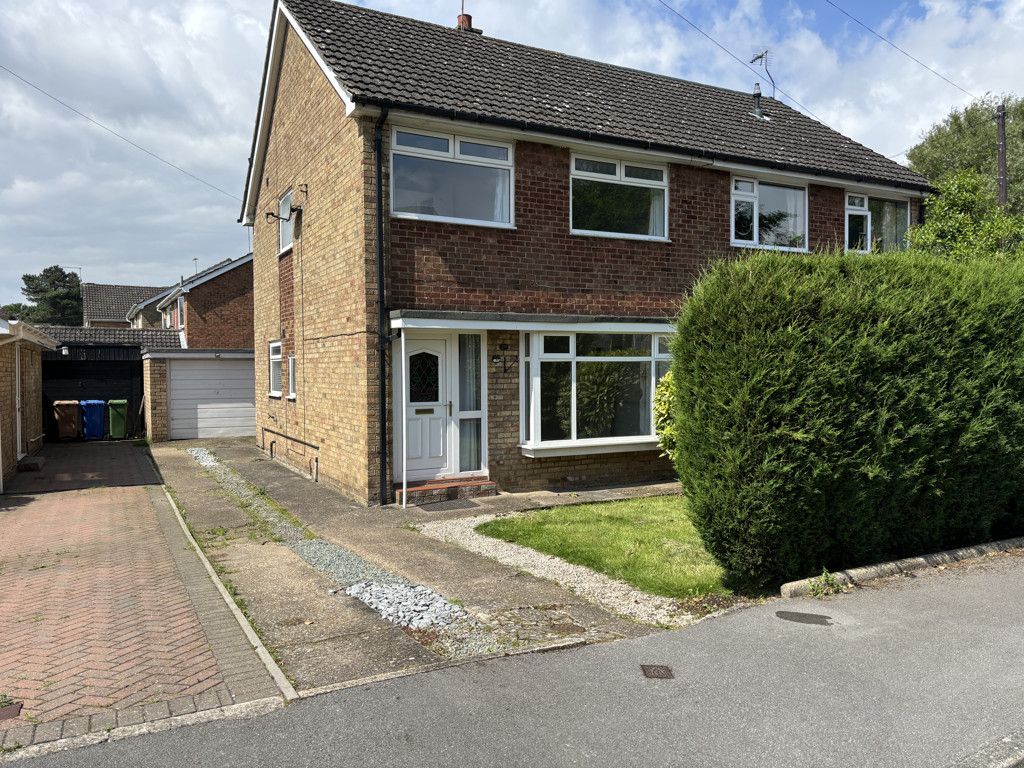 3 bed semidetached house to rent in Jobsons Close, South Cave, Brough