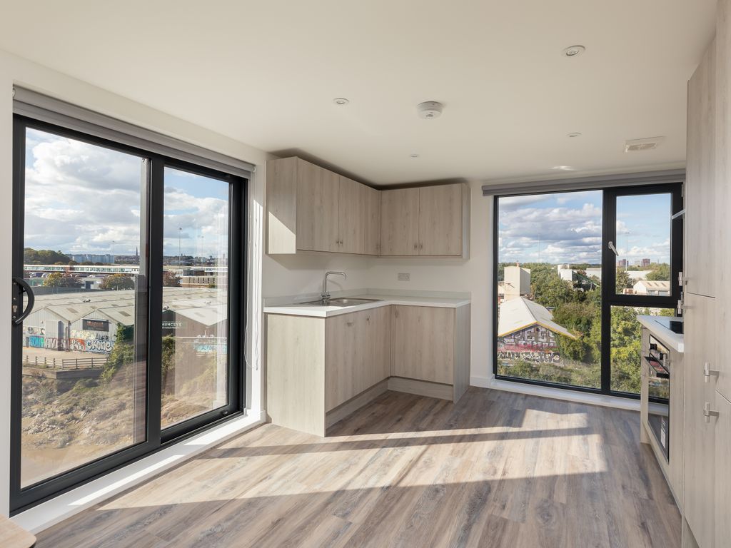 3 bed shared to rent in Paintworks, Bristol BS4, £3,402