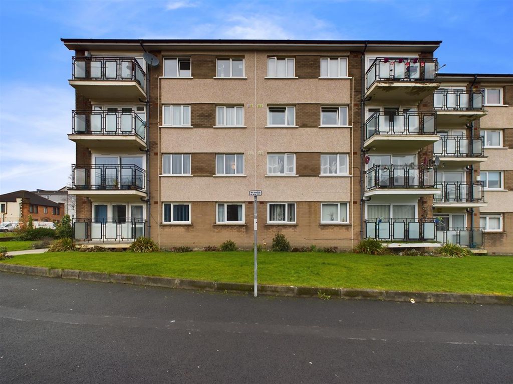 2 bed flat for sale in Street, Paisley PA1, £95,000 Zoopla