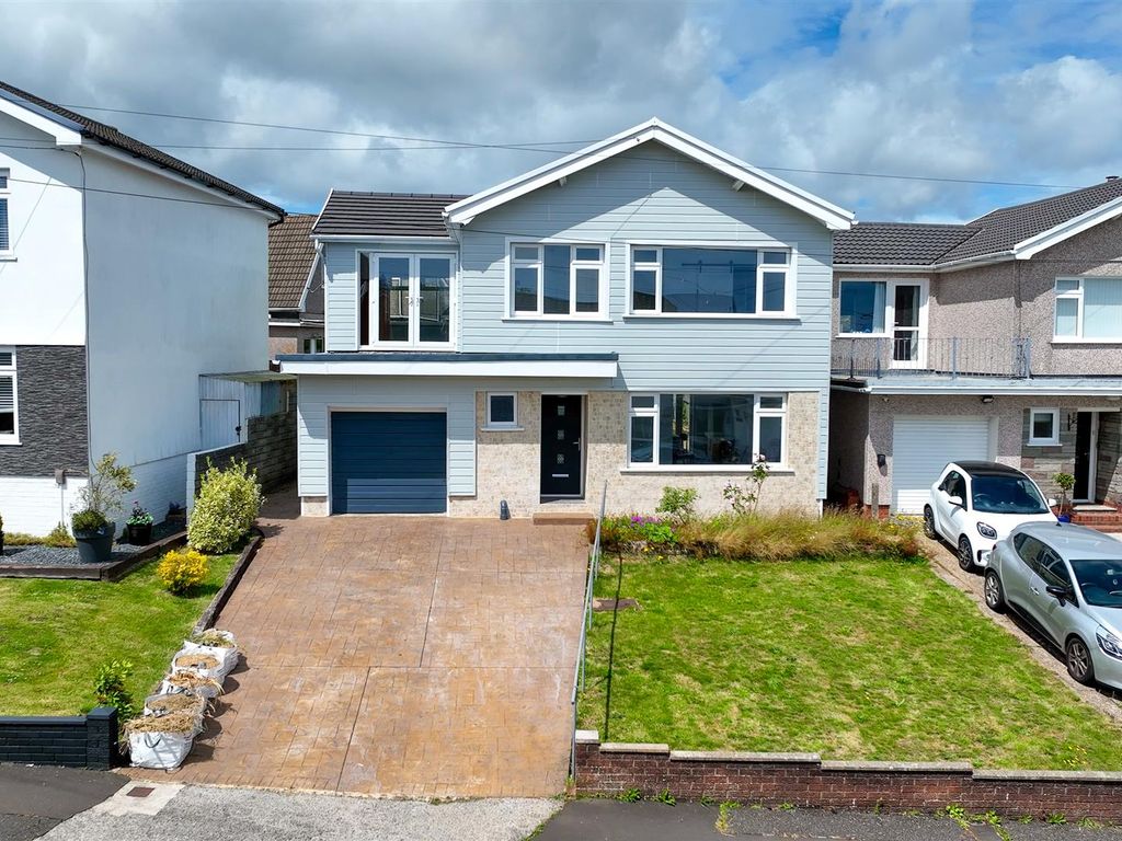 4 bed detached house for sale in Larkspur Drive, West Cross, Swansea