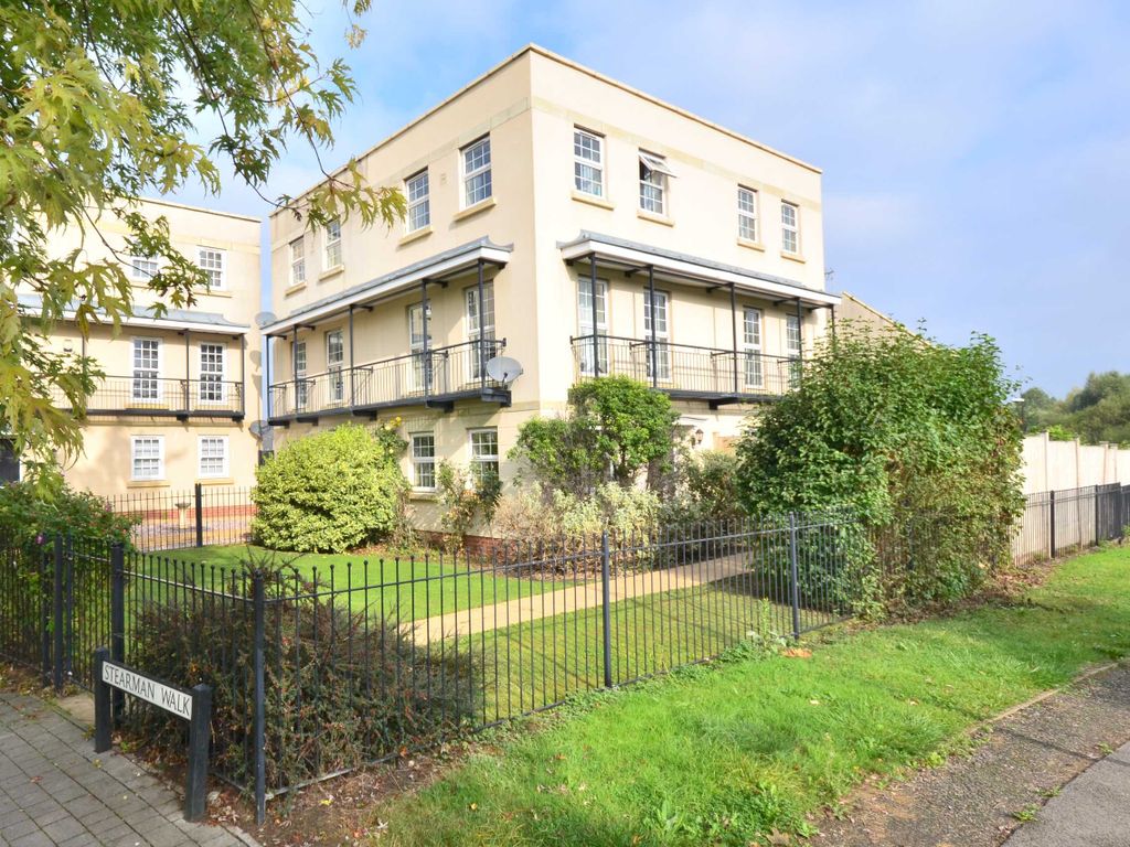 4 bed semidetached house for sale in Stearman Walk, Brockworth