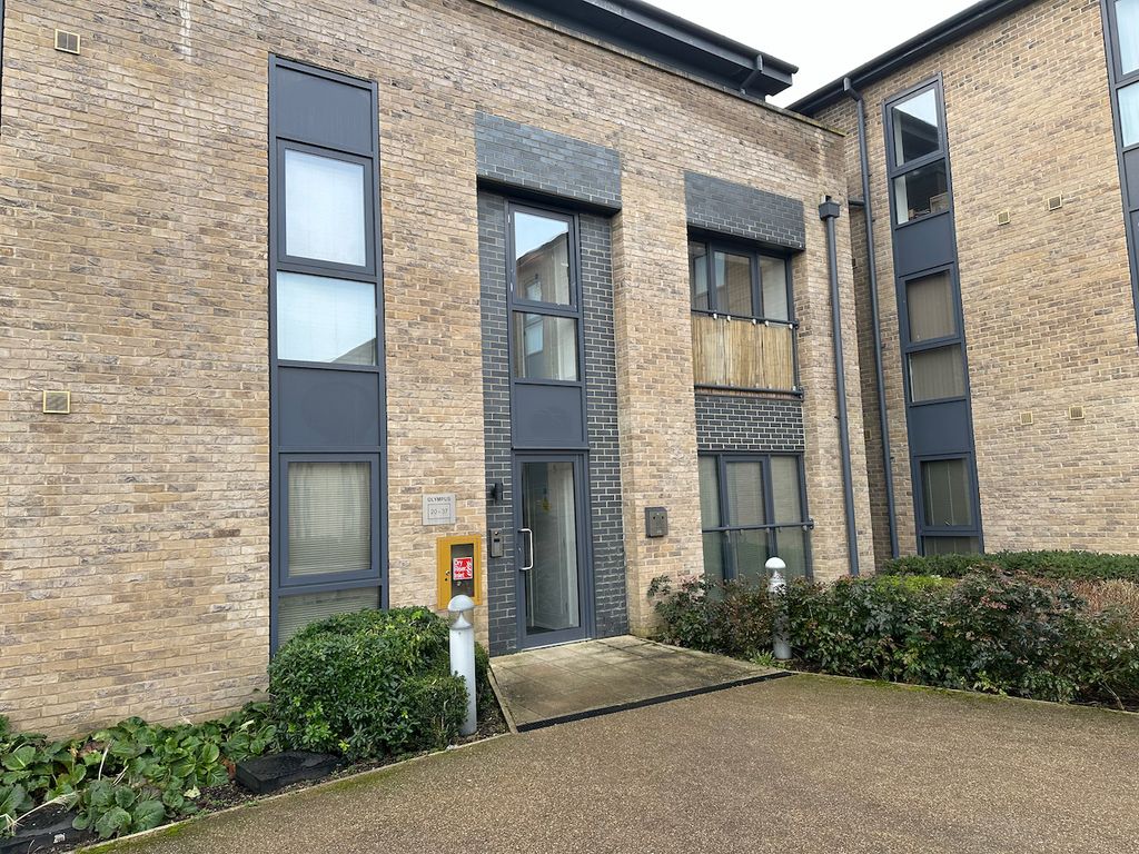 2 bed flat to rent in Olympus House Fire Fly Avenue, Swindon SN2, £950
