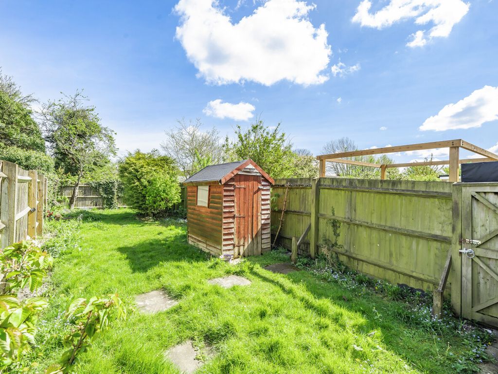 3 bed terraced house for sale in Kirby Road, Dunstable, Bedfordshire LU6, £315,000 Zoopla