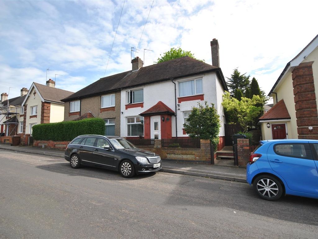 3 bed semidetached house for sale in Rothesay Road, Northampton NN2, £