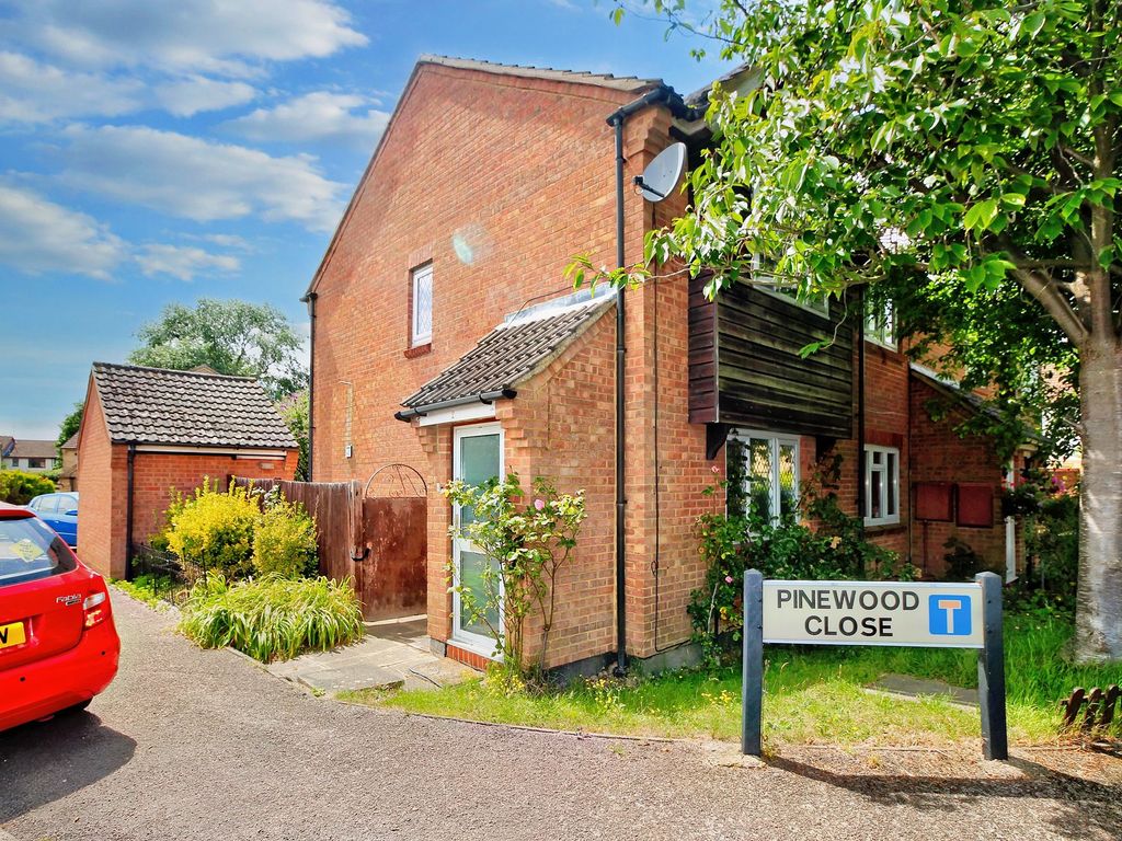 2 bed end terrace house for sale in Pinewood Close, Borehamwood WD6