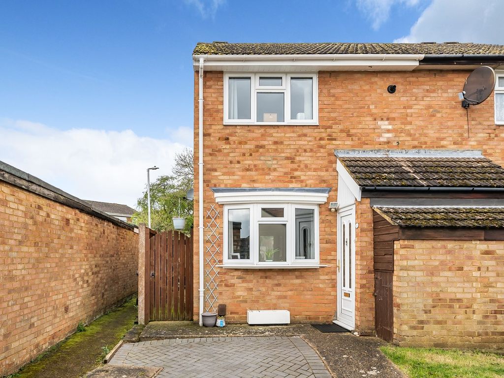 2 bed end terrace house for sale in Thirlmere Gardens, Flitwick MK45, £