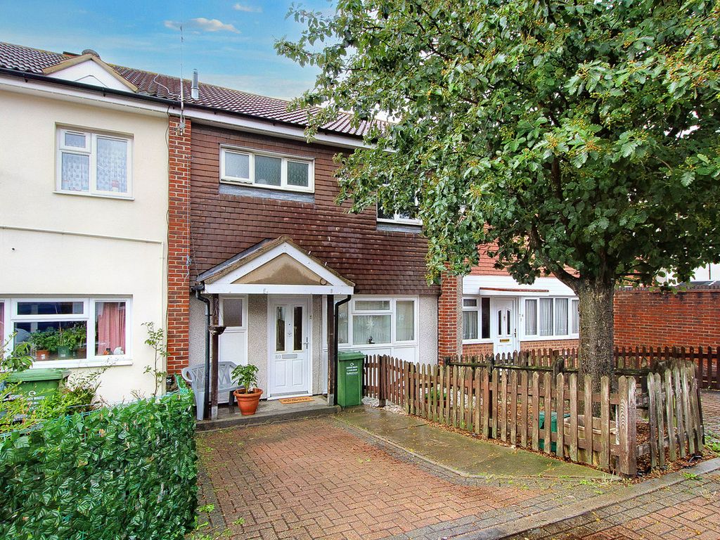 3 bed terraced house for sale in Caister Drive, Basildon SS13, £325,000