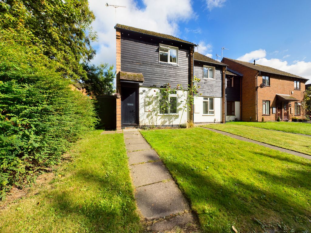 2 bed end terrace house to rent in Portway Drive, High HP12