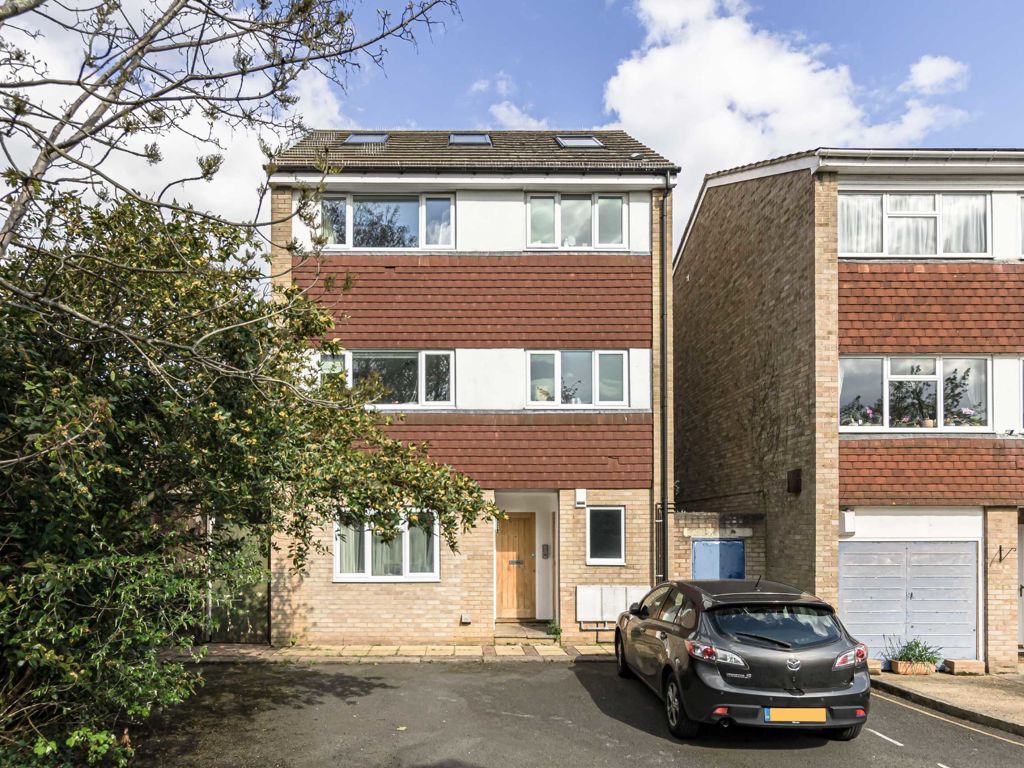 2 bed flat to rent in Elmcroft Close, Eaton Rise, London W5 Zoopla