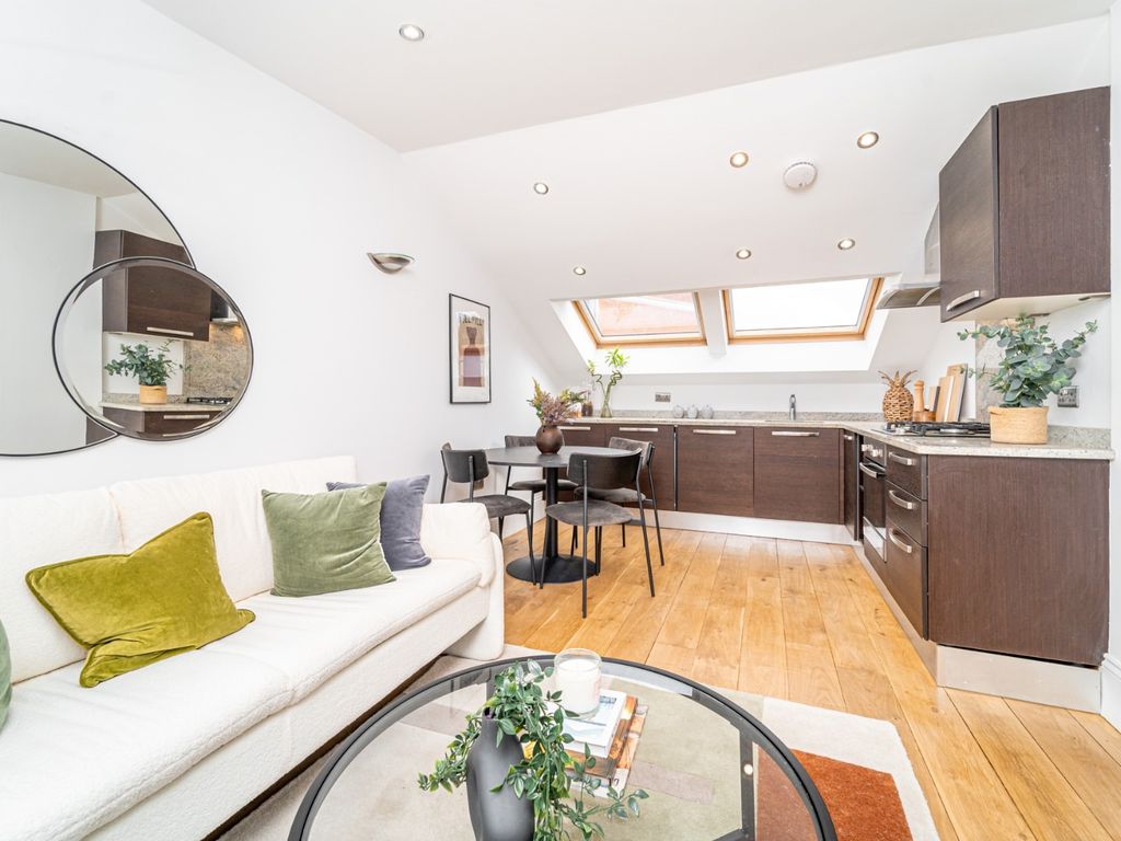 1 bed flat to rent in Highgate Road, London NW5, £1,900 pcm Zoopla