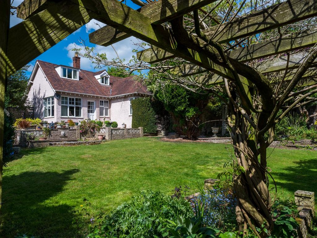 4 bed detached house for sale in Longden Road, Shrewsbury SY3, £490,000