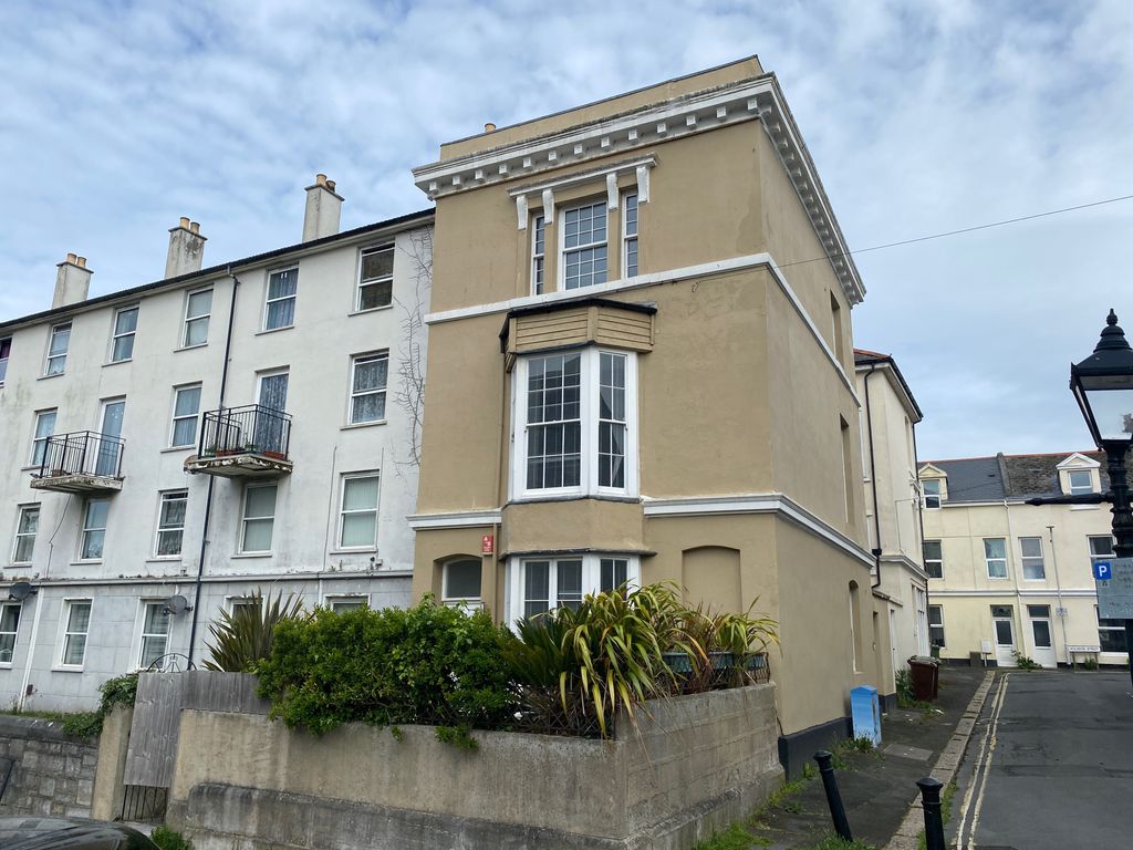 4 bed end terrace house for sale in 17 Wyndham Square, Plymouth, Devon