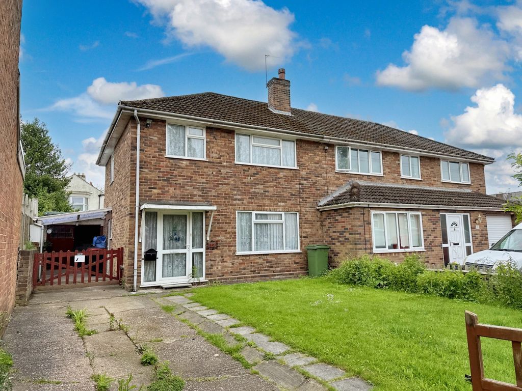 3 bed semidetached house for sale in Leonard Street, Oakengates
