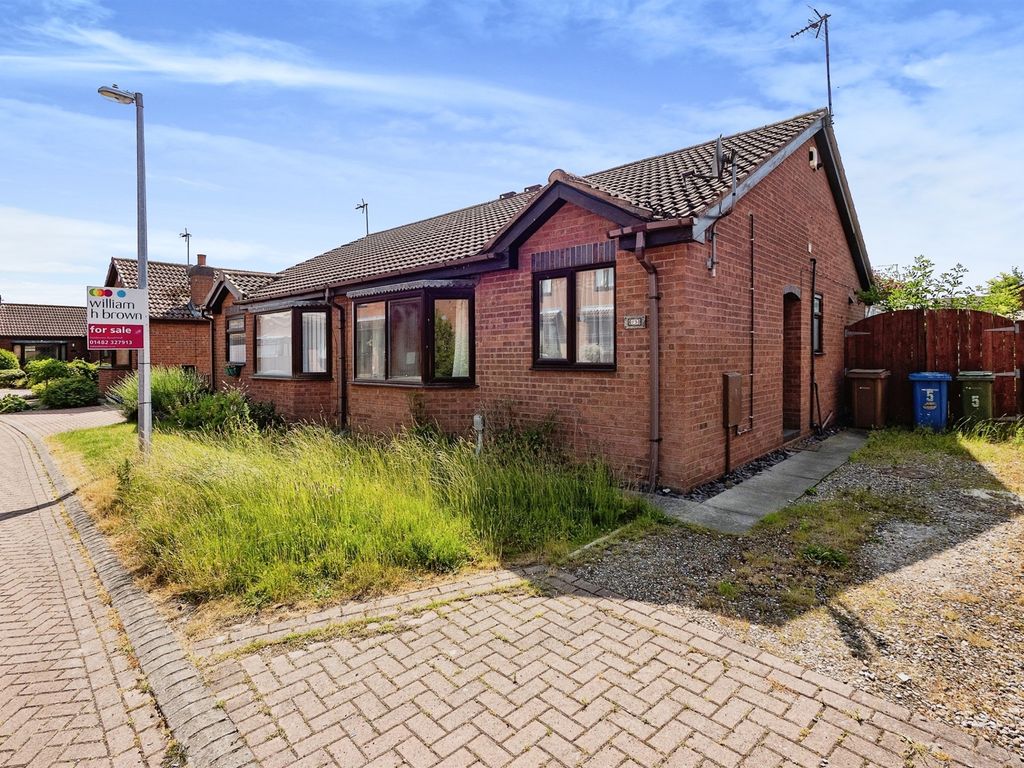 2 bed semidetached bungalow for sale in Ellis Close, Preston, Hull